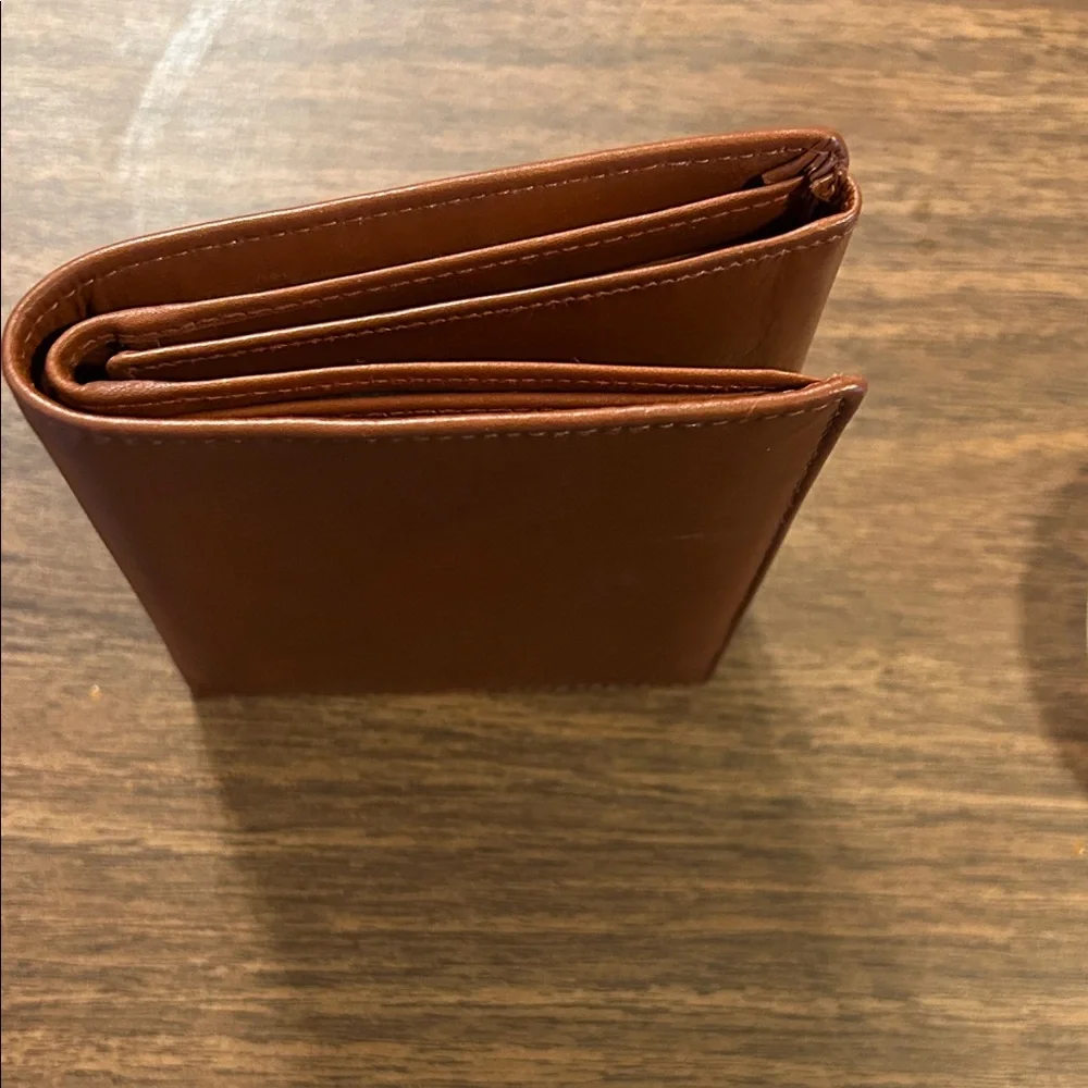 Men's Brown Leather Bifold Wallet - Classic Style